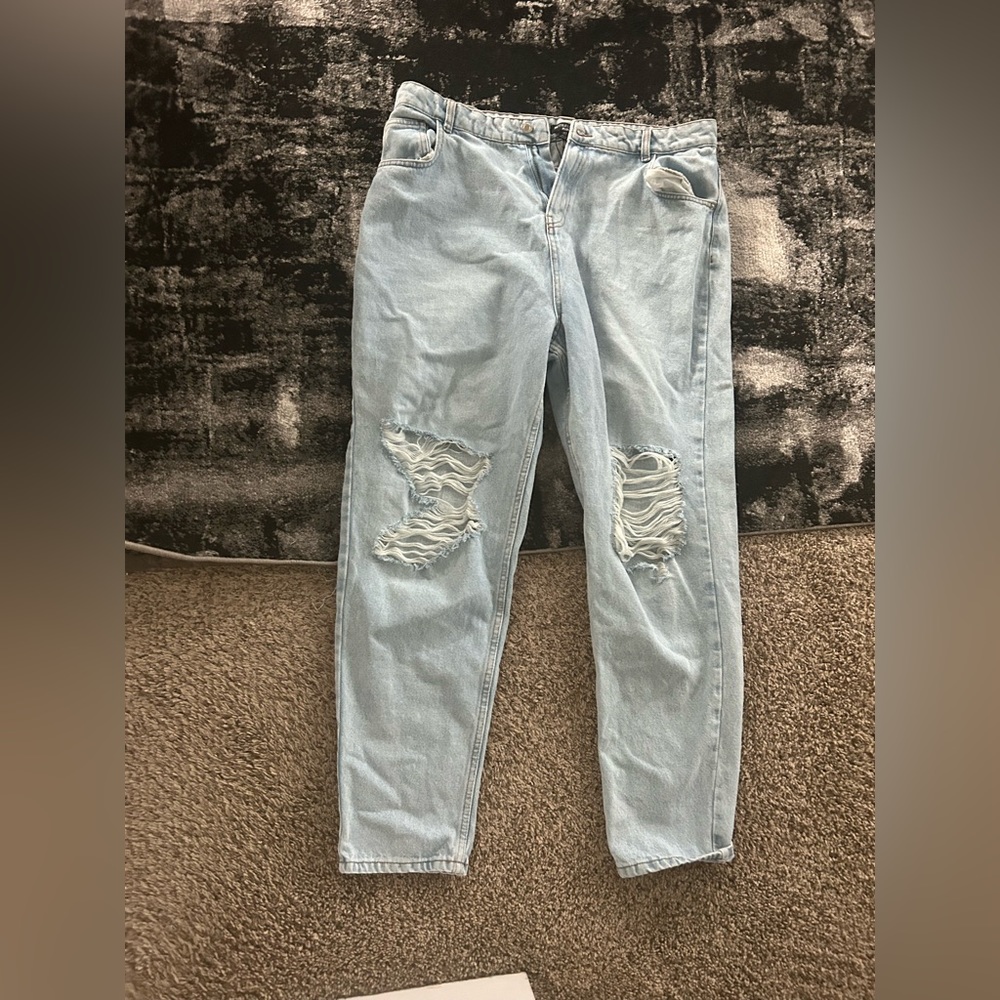 Prettylittleverything pants